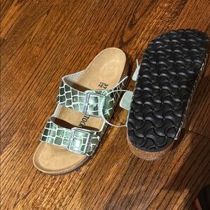 Birkenstock Green Sandals Versatile and Supportive